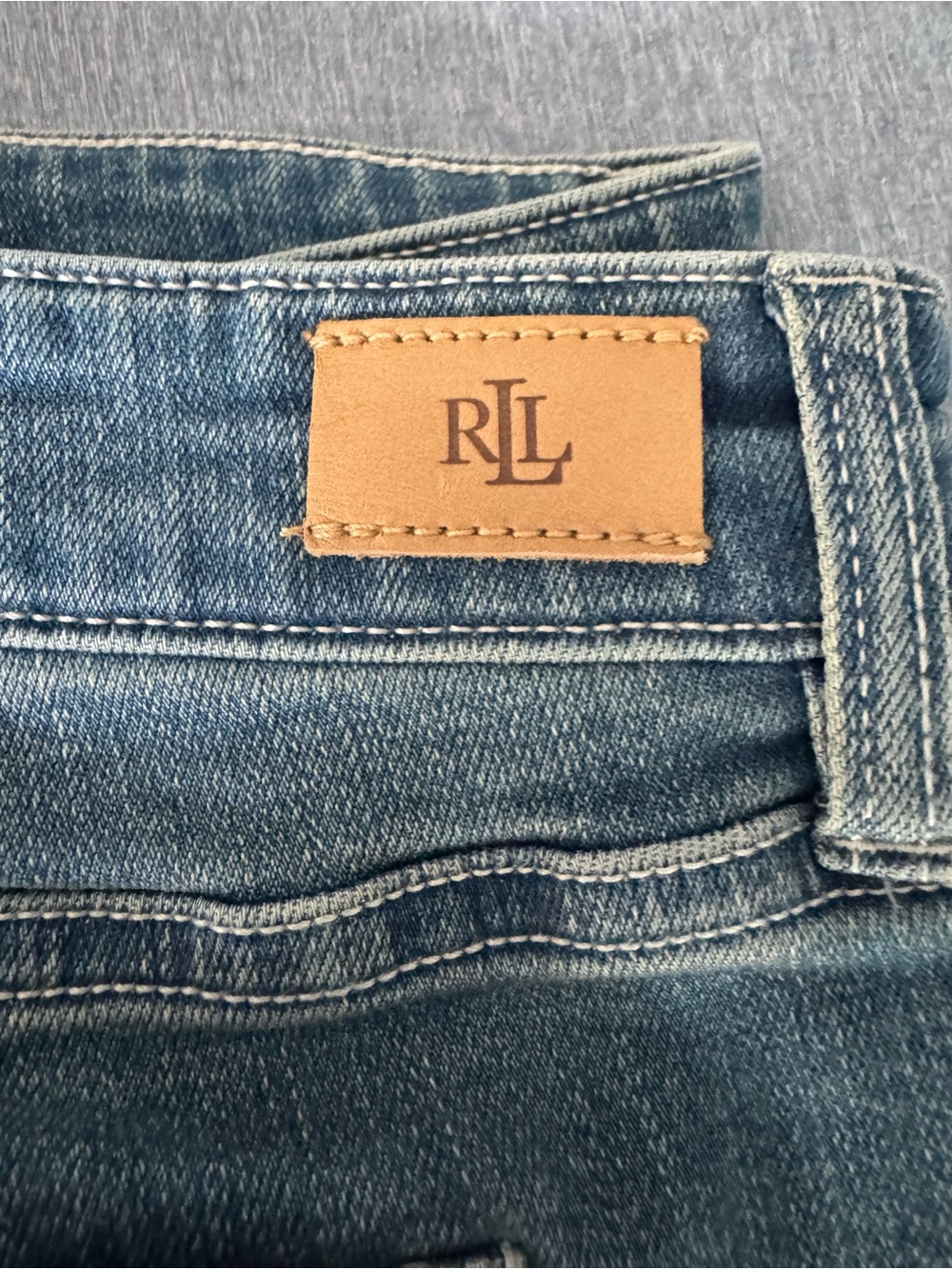 Ralph Lauren Medium Blue Cropped Jeans with Lace Hem - Picture 3 of 5